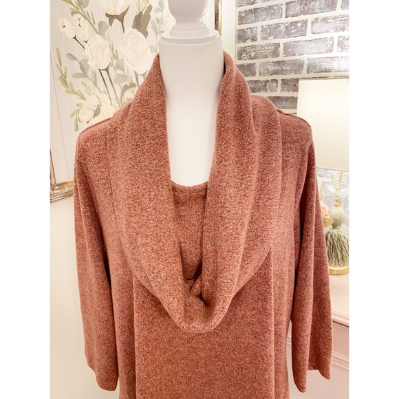 NWOT {New Direction} Top - Picture 5 of 7